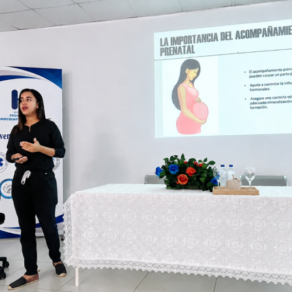 Residencias m&eacute;dicas del Hospital Provincial Inmaculada Concepci&oacute;n fortalecen la capacitaci&oacute;n del personal de salud durante la Semana Mundial de la Lactancia Materna